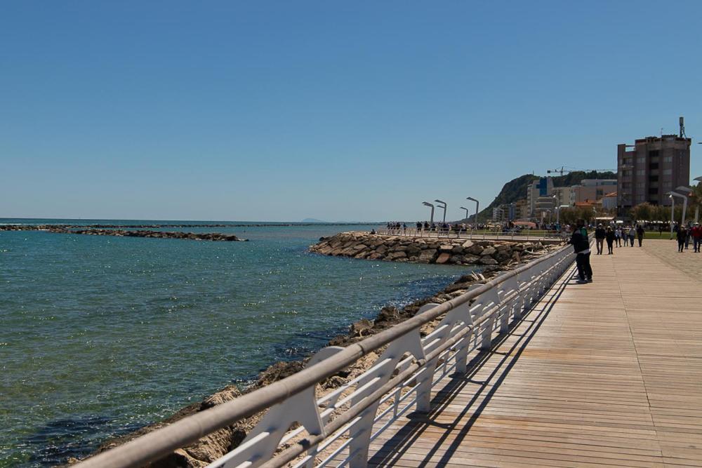 Zara D'Amare A Pesaro 10 Metri Dalla Spiaggia By Yohome エクステリア 写真